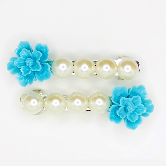 ♡ 2 for 20$ ♡ Blue Flower & Pearl Hair Clips - Picture 1 of 4